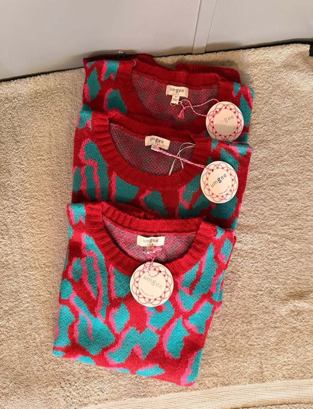 3 Umgee Bundle Abstract Print Pullover Sweater Christmas Gift size M, 2 S NWT